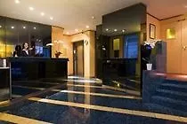**  Hotel Armstrong Paris France